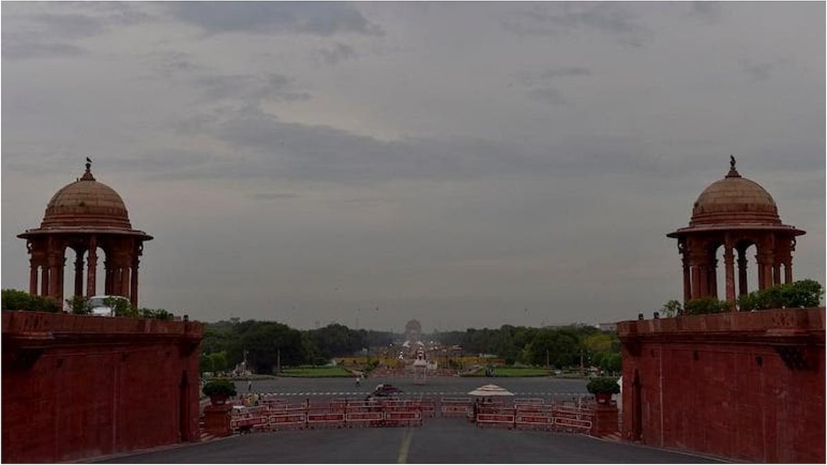 Clear skies in Delhi, minimum settles below normal