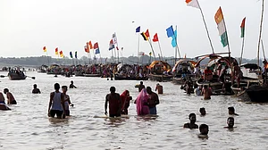 1 cr pilgrims to take holy dip in Sangam