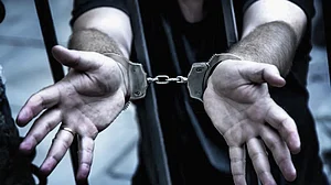 Dubai-bound man held with foreign currency at IGI Airport