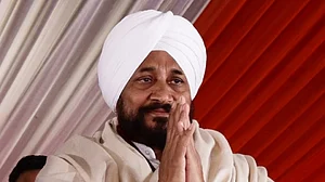 Channi offers prayers at Ravidas temple in Varanasi