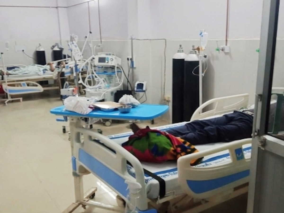 UP hospital gets notice for 'hiring' labourers as patients