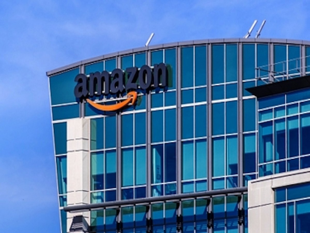 Vaccinated warehouse workers can now work unmasked, says Amazon
