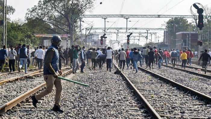 UP Police thrash students protesting against alleged 'scam' in Railway recruitment  
