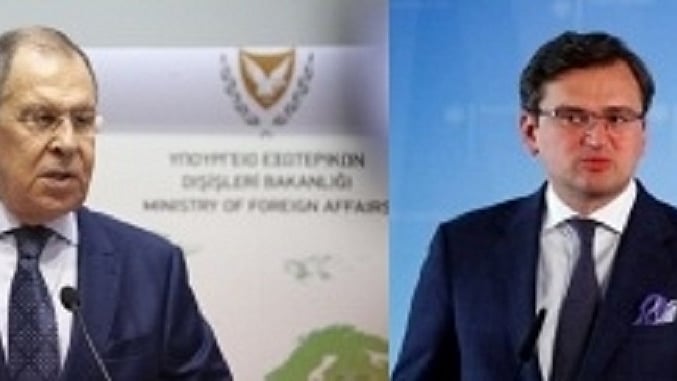 The foreign ministers of Russia and Ukraine Sergey Lavrov and Dmitry Kuleba