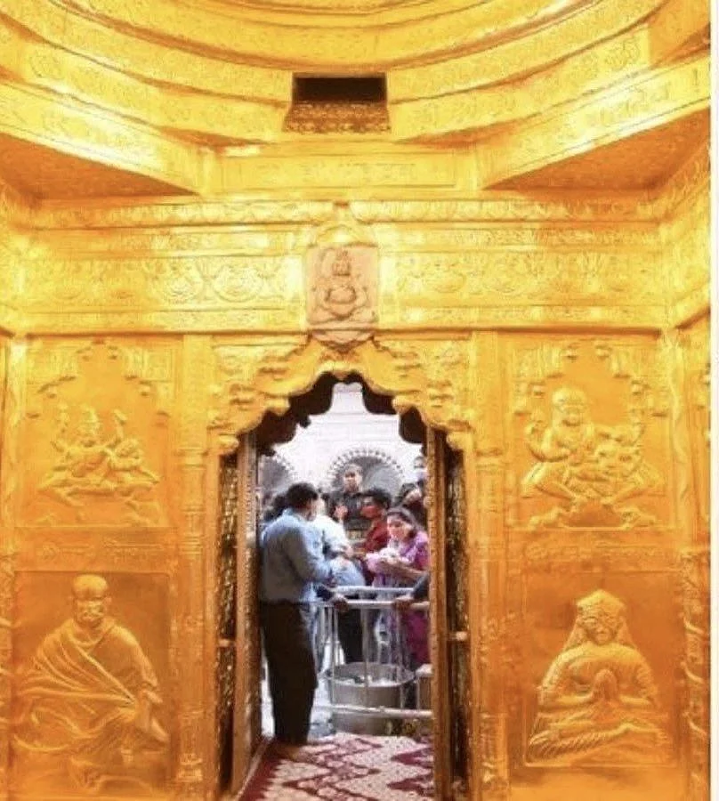 Last day of campaigning in Varanasi: Is Lord Shiva pleased with 37 Kgs of gold?