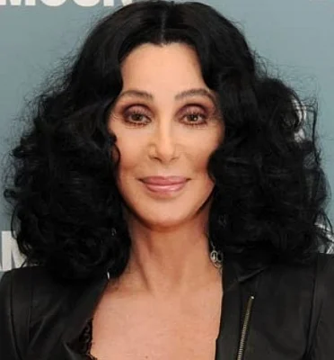 Cher offers home to Ukrainian refugees