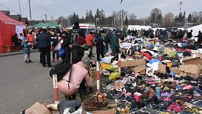 Russia to hold fire in Ukraine, allow civilians to escape