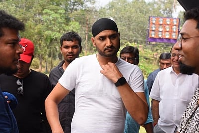 AAP may nominate Harbhajan Singh in Rajya Sabha from Punjab
