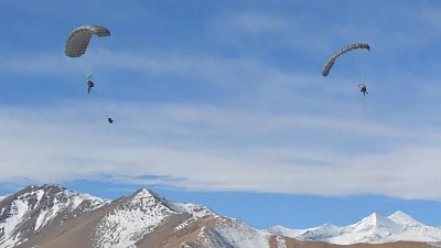 Army conducts Airborne exercise in sensitive Siliguri Corridor near China
