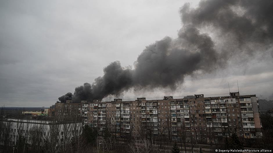 3 killed, 17 injured in Mariupol hospital bombing