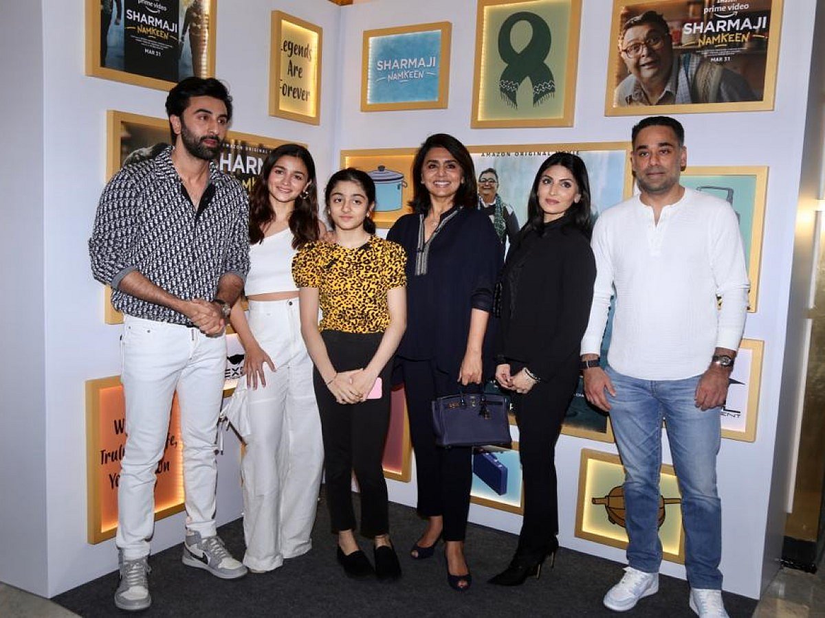 Special screening of 'Sharmaji Namkeen' for Kapoor family