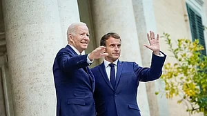 Biden, Macron commit to hold Russia accountable for Ukraine war