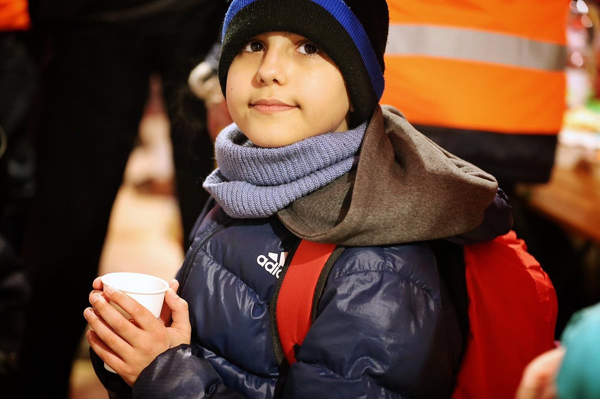 Hero: 11-year old travels alone to Slovakia amid Ukraine crisis