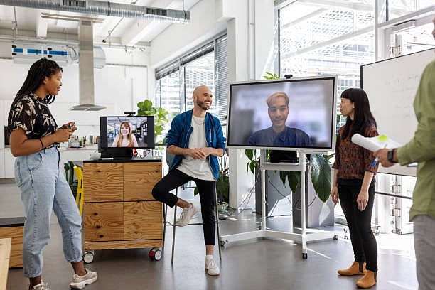 Workplaces must allow employees freedom to work in hybrid mode