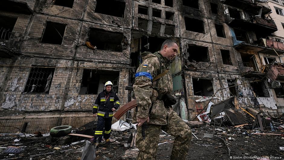Putin's forces may only be able to keep up for another 14 days: UK defence sources