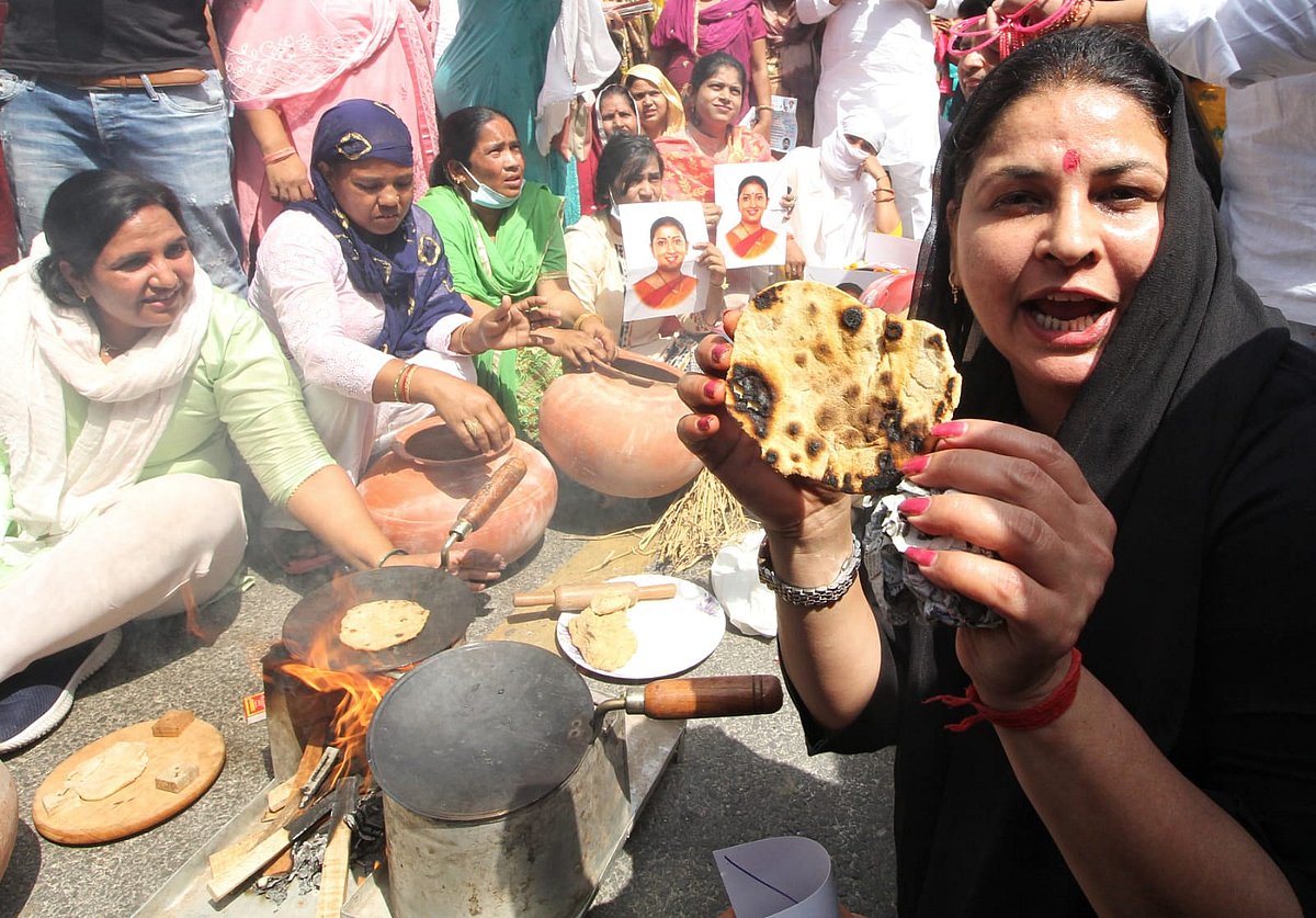 Youth Congress protests against fuel price hike