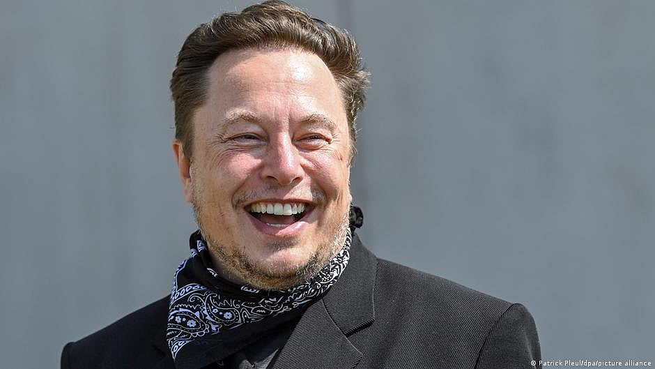 Elon Musk tells US regulator he reserves right to whack Twitter bird anytime