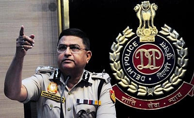 'Not discriminating with anyone', says Delhi Police chief over allegations of one-sided probe