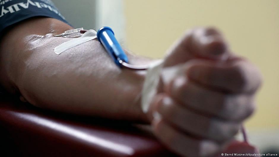 Why queer the pitch for healthy and willing blood donors? 
