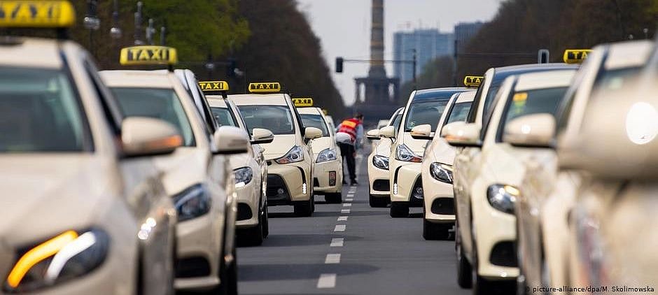 Delhi: App-based taxi drivers' strike to demand CNG subsidy, fare hike enters 2nd day