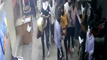 2 groups clash in Delhi's Subhash place, police deny stone pelting