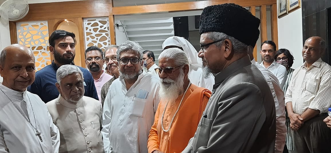 Archbishop of Delhi holds inter-faith Iftar to show solidarity for Muslim community