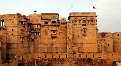 Jaisalmer hit hard by sand storm, Golden Fort's pole damaged