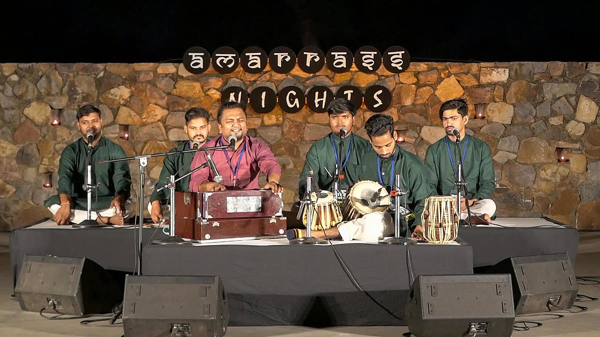Askari Naqvi And Rehmat-e-nusrat bring Mehfil-e-tarranum to life at Amarrass Nights 