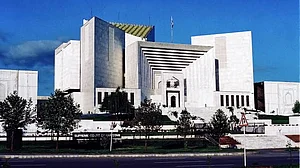 Joint session of Pakistan's Parliament passes bill to curb powers of chief justice