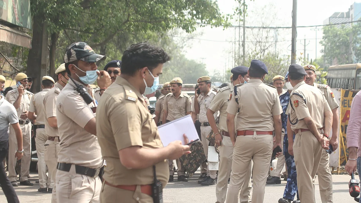 Jamiat delegation meets police officials, expresses concern over arrest of 'innocent people'