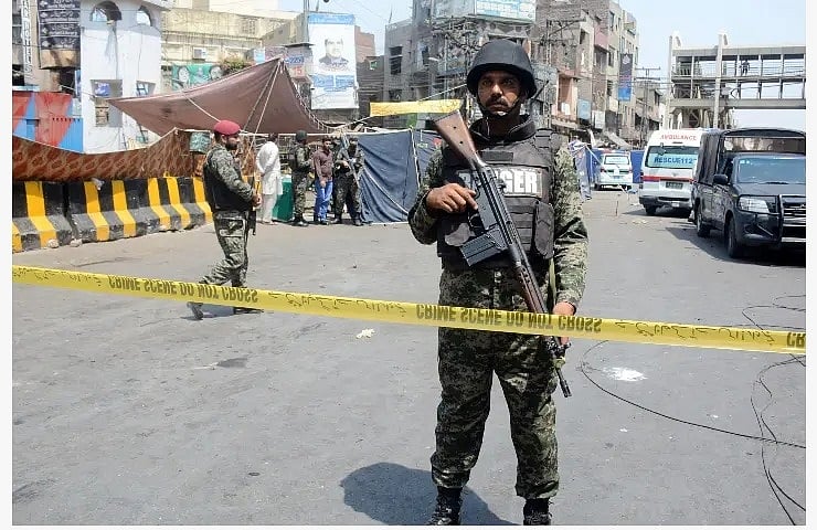 Eight Pakistan soldiers killed in militant ambush in north Waziristan