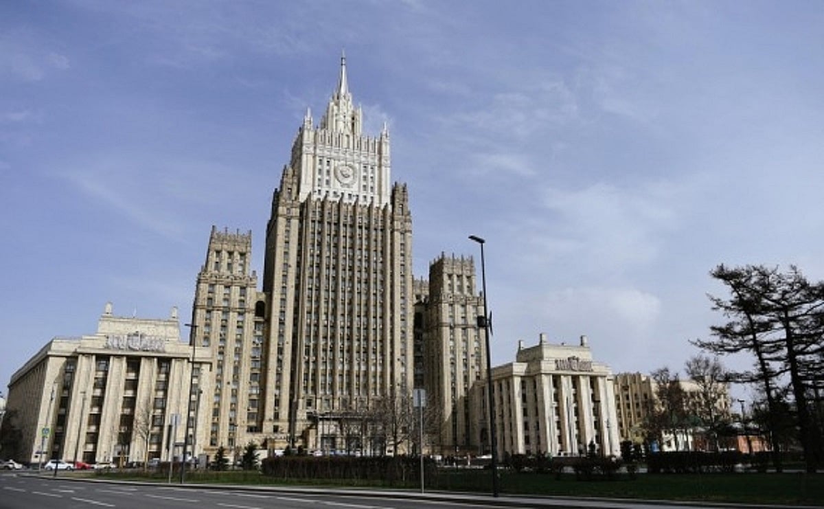 Russia expels 45 Polish diplomats in retaliation