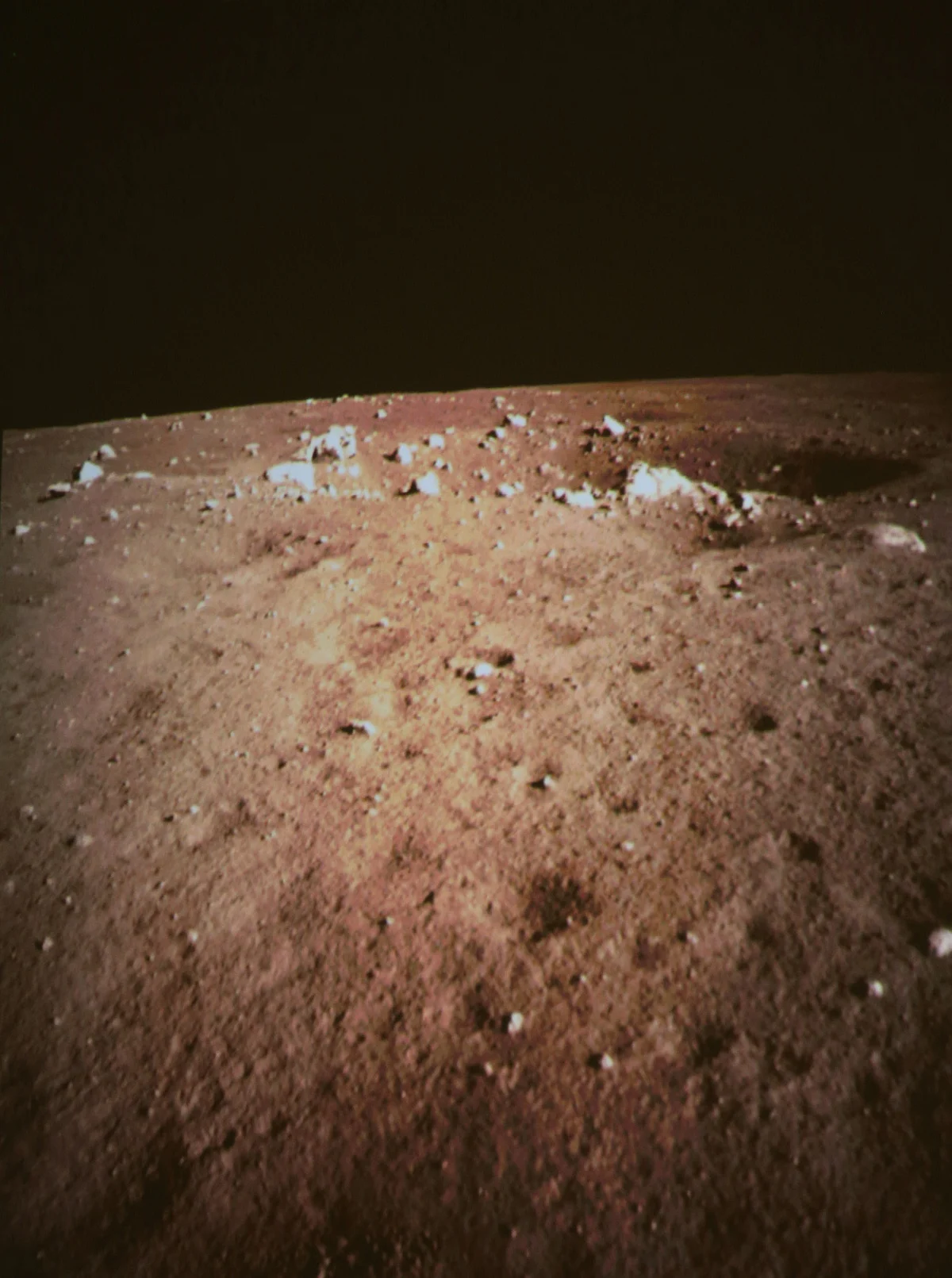 Ice on lunar surface likely preserved by ancient magnetic fields