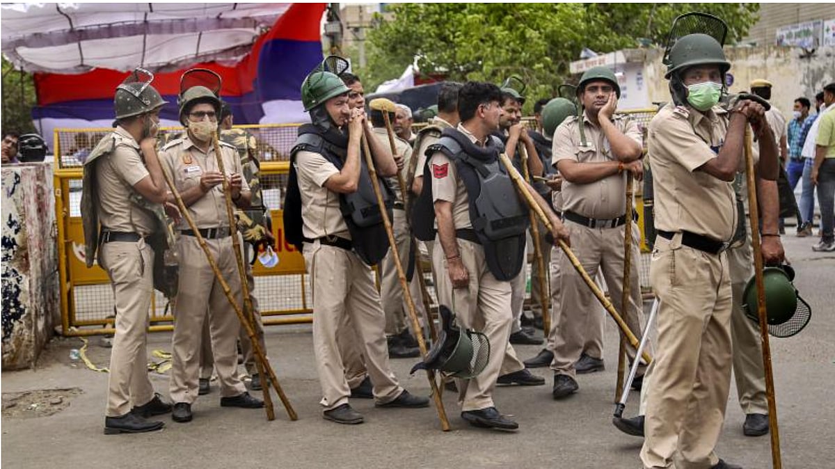 Govt issues advisory to TV channels on coverage of Ukraine conflict, Delhi riots