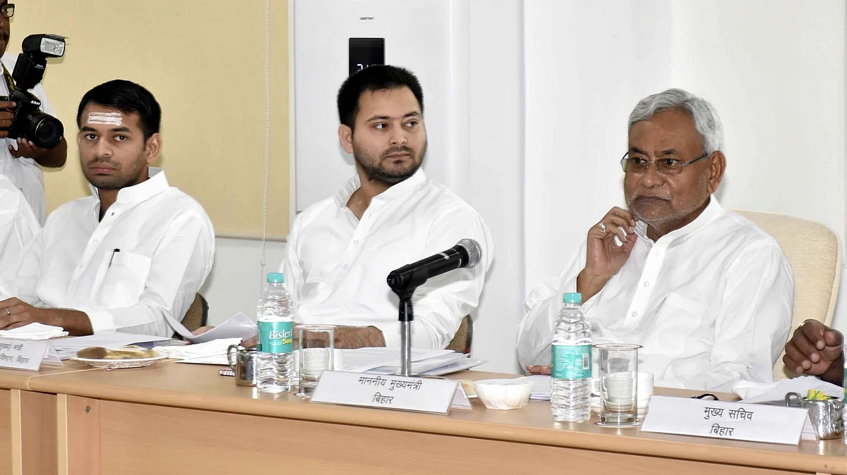 Tej Pratap invites Nitish Kumar to re-enter Mahagathbandhan