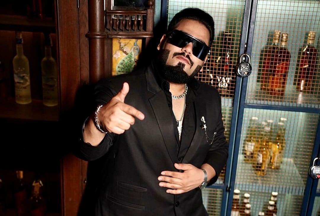 'Guilty Minds' web show's Deepak Kalra owns the stage with his power-packed performance