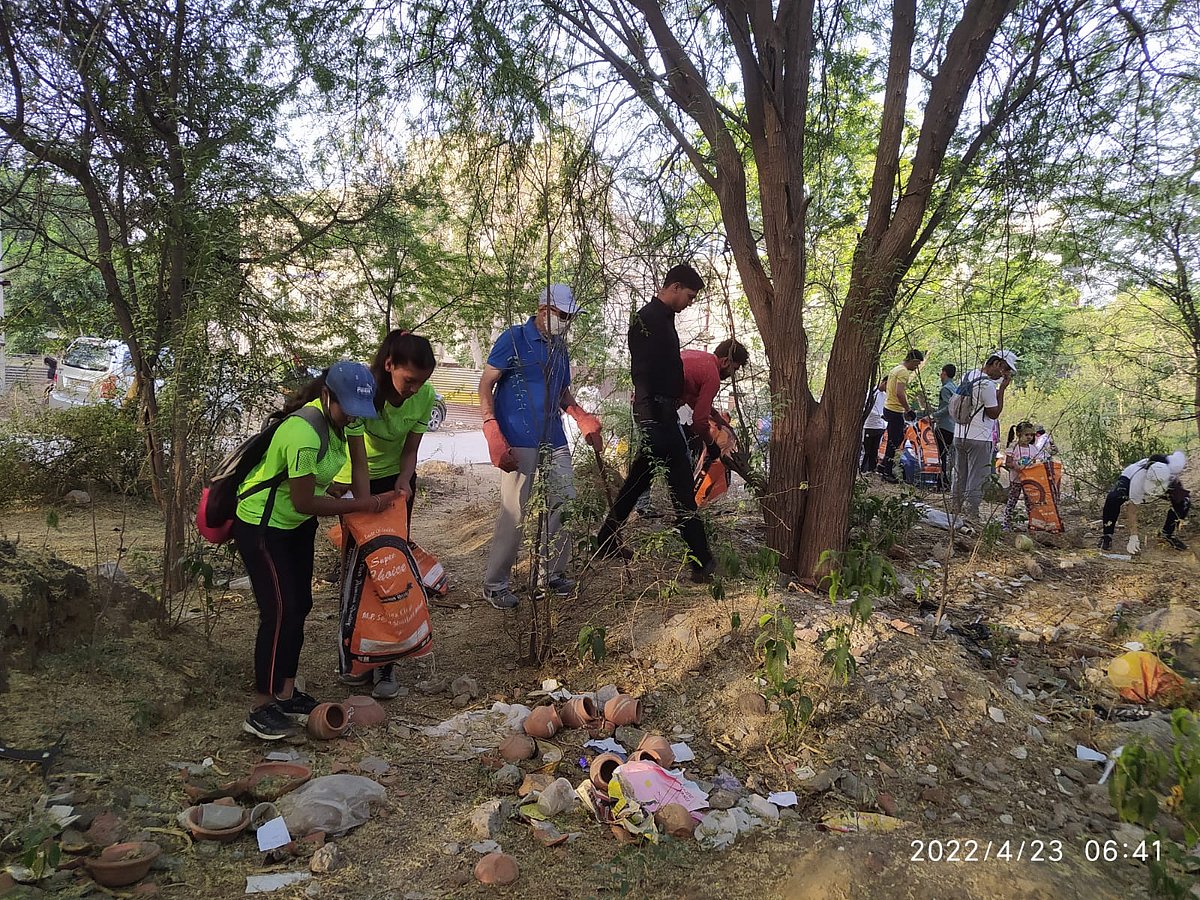 Earth Day tribute to Aravallis by Gurgaon citizens