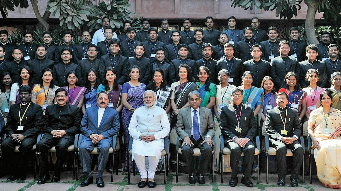 PM Narendra Modi with IAS probationers of 2015 batch