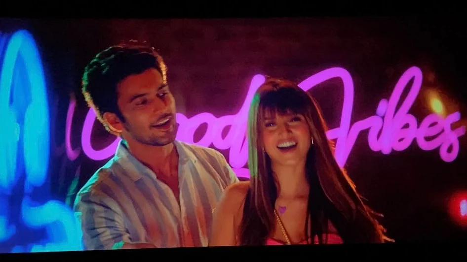 Audience applauds Navneet Malik's outstanding performance in Sajid Nadiadwala’s 'Heropanti 2'