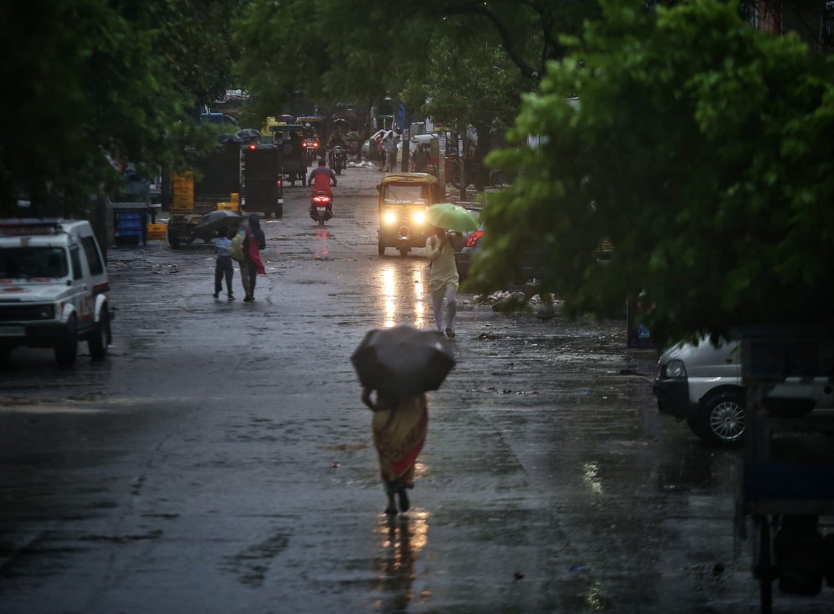 Thunderstorm, rains bring down temperature in Delhi by 11 notches
