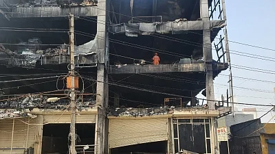 Illegal structures, scant regard for fire safety norms led to loss of lives in fires in Delhi