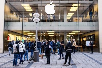 Apple lets employees work remotely as Covid again surges in US
