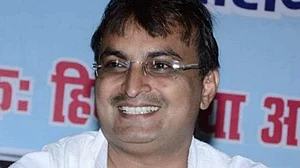 Academicians support Lucknow Univ Professor after ABVP creates ruckus over his remark on Kashi Vishwanath