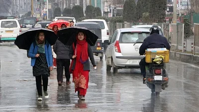 Partly cloudy sky, rain & thunderstorms likely in J&K