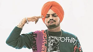 Moosewala's last rites on Tuesday, several mourners gather at his residence