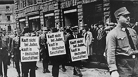 Nehru’s account of Hitler’s Germany in 1933 and the Nazi view on the role of women