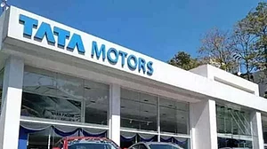 Tata Motors to acquire Sanand plant, signs MoU with Ford, Gujarat govt
