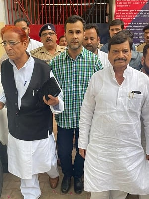 Azam Khan hold meetings with Shivpal, rift widens with Akhilesh