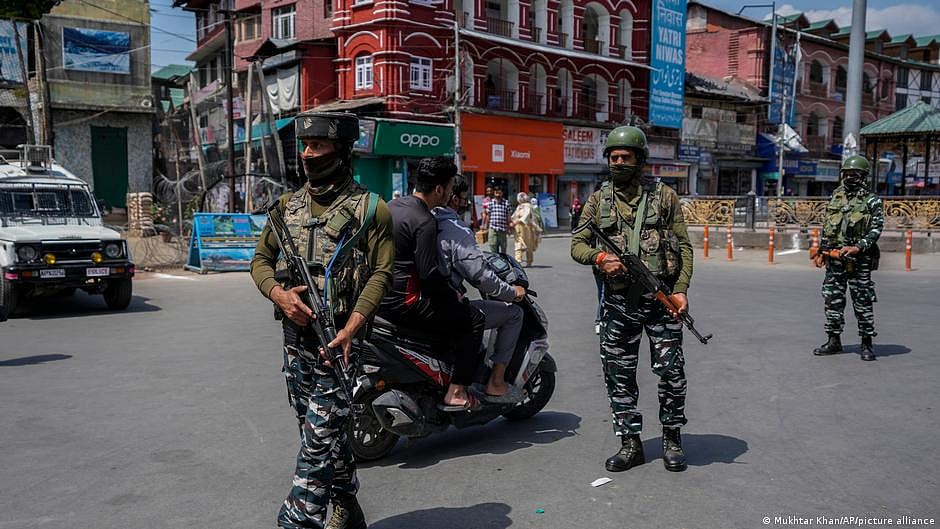 Kashmir: Hindu bank manager killed amid wave of violence