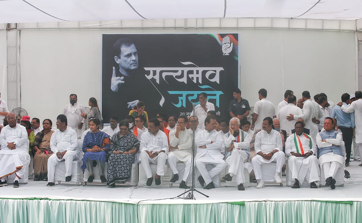 Congress protest at Delhi's Rajiv Chowk over Rahul's ED grilling and Agnipath Scheme